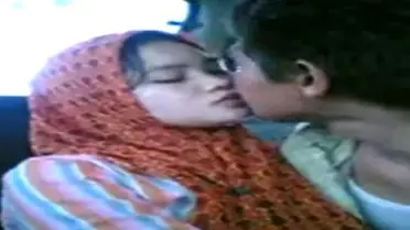 Siswi SMA Dipaksa Buat Video Mesum Di Gudang Sepi